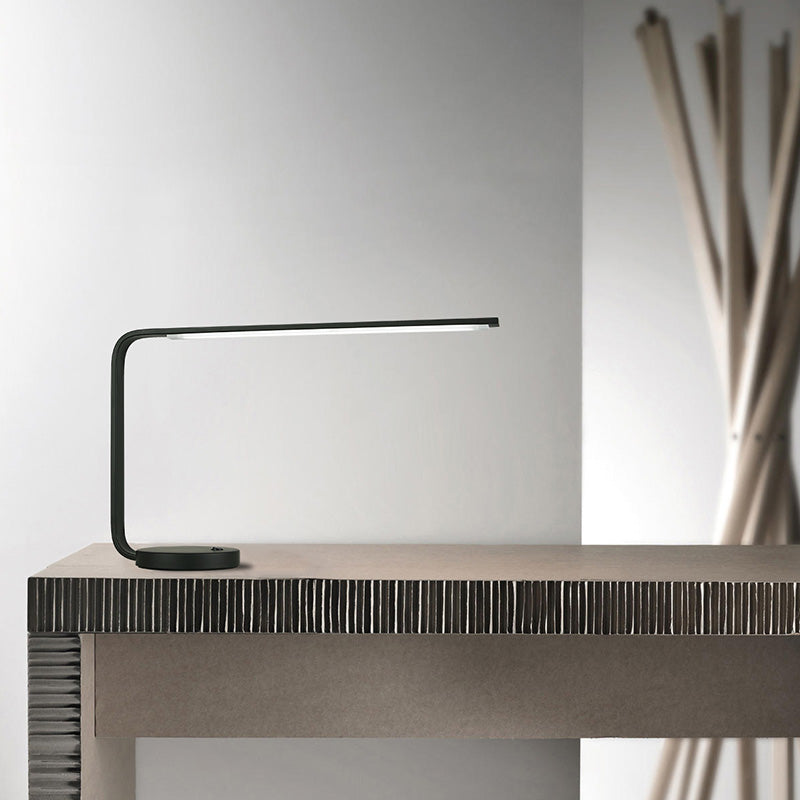 Akiana Black/White Desk Lamp